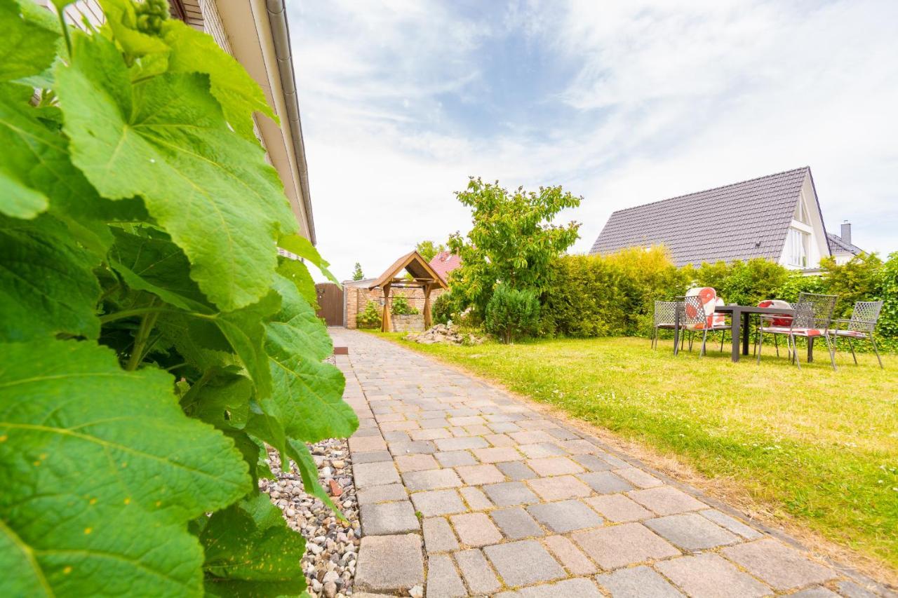 Ostsee Ferienwohnung Hummelhus Steinbeck Екстер'єр фото