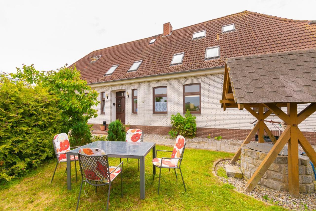 Ostsee Ferienwohnung Hummelhus Steinbeck Екстер'єр фото